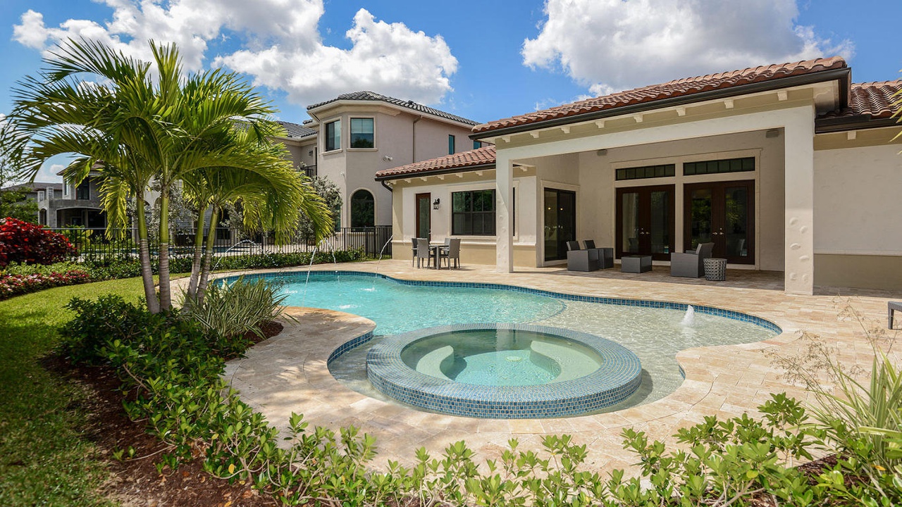 Navigating Florida's Pool Regulations: A Homeowner's Handbook
